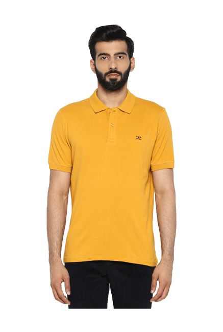 dark yellow t shirt