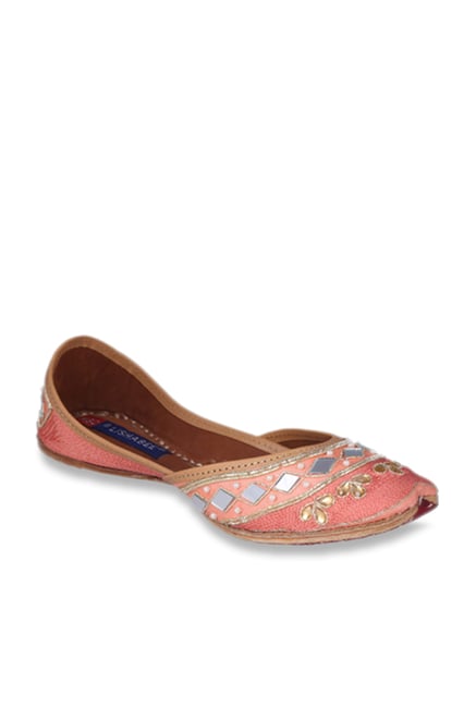 Lishabee by MSC Peach Ethnic Juttis