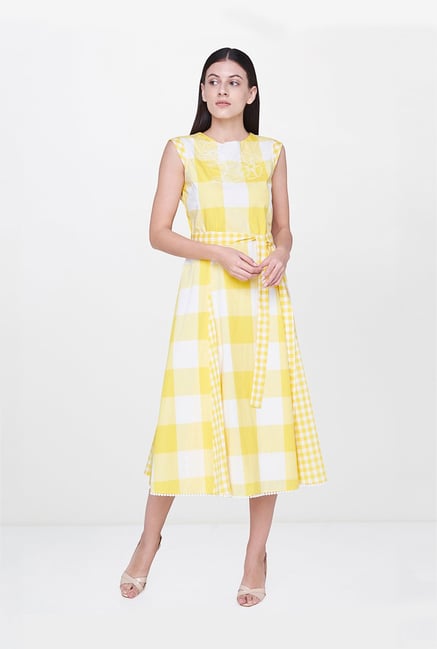 yellow and white outfits for ladies