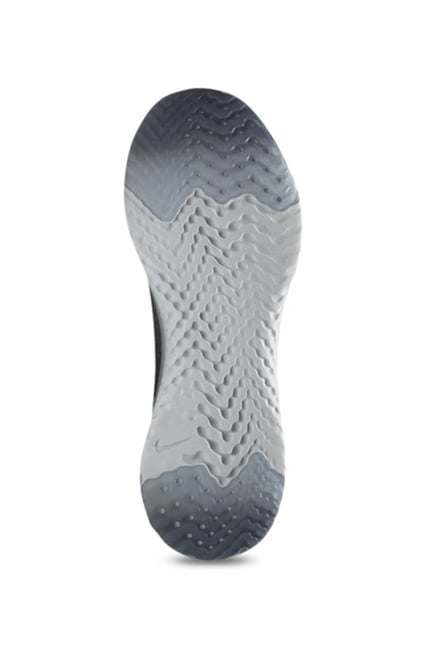 tatacliq nike shoes