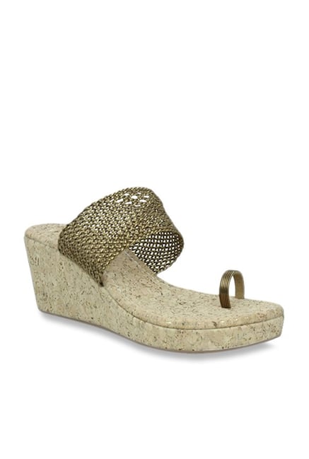 Inc.5 Antique Gold Toe Ring Wedges from 