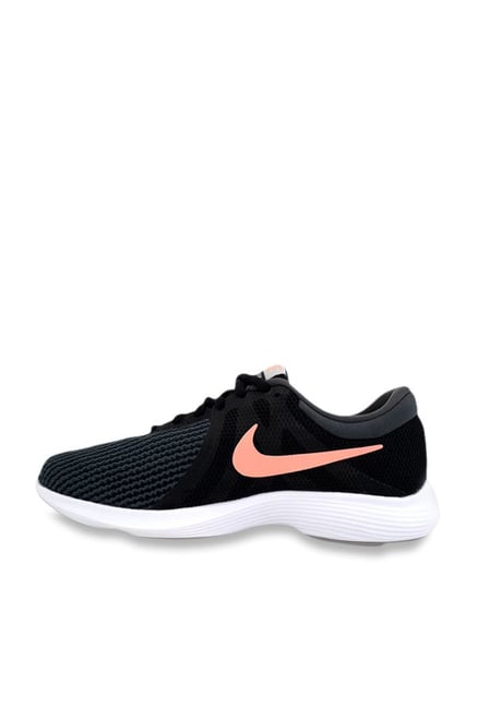 tatacliq nike shoes