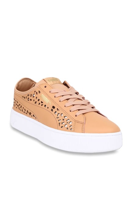 tan tennis shoes womens