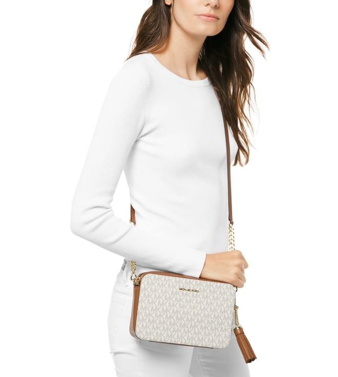 Buy MICHAEL Michael Kors Vanilla Jet Set Medium Pouch for Women Online @  Tata CLiQ Luxury