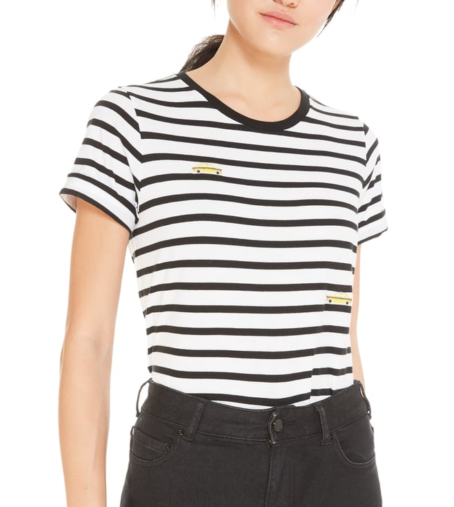 Buy Kate Spade Fresh White Tiny Taxi T-Shirt for Women Online @ Tata CLiQ  Luxury