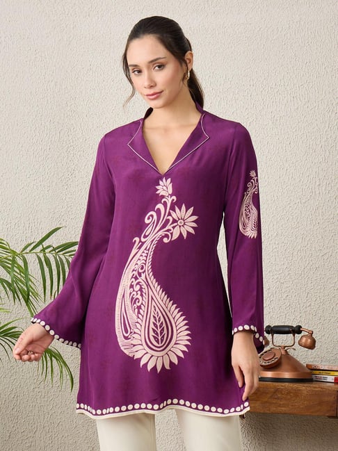 First Resort By Ramola Bachchan Magenta Paisley Crystal Embellished Short Kurta-picture-27