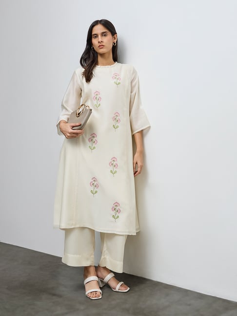 Zuba by Westside Off-White Floral Embroidered Cotton-Blend A-Line Kurta-picture-32