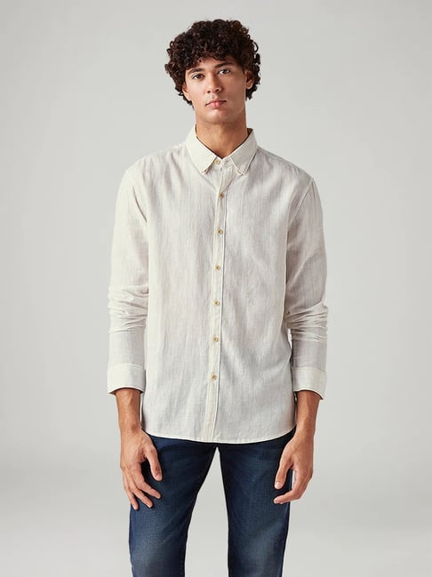 Levi's Men's Solid Slim Fit Linen Shirt-picture-10