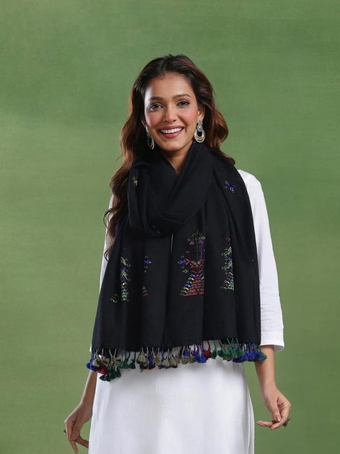 Fabindia Black Embroidered Dupatta-picture-19
