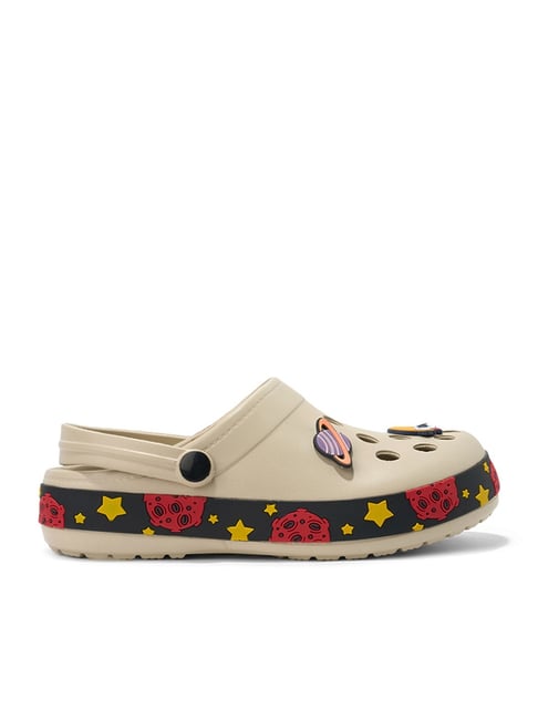 Pantaloons Junior Boys Beige Clogs