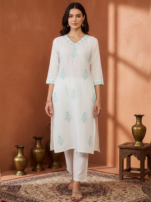 Indo Era White Regular Fit Embroidered Kurta-picture-12