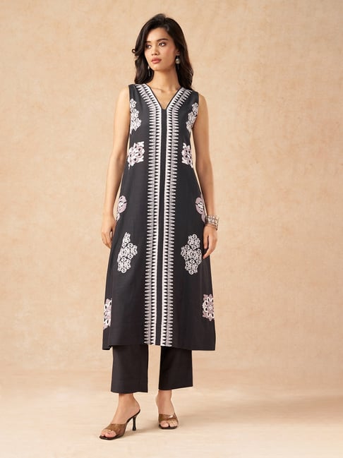 Marigold Lane by Pantaloons Black Printed Sleeveless Kurta-picture-37