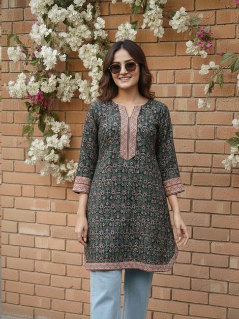 Varanga Black Cotton Printed Kurti-picture-18