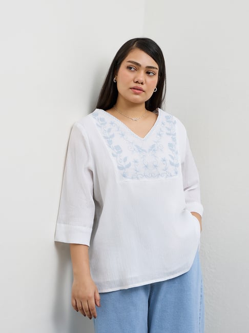 Gia by Westside White Floral Embroidered Cotton Blouse