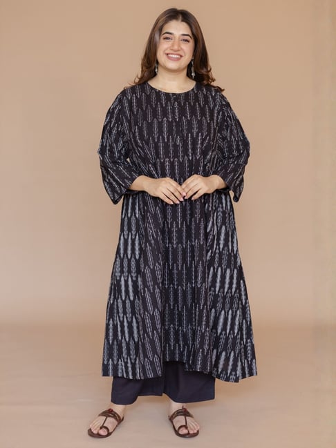 The Indian Ethnic Co Black Cotton Jhabbha Kali Kurta-picture-13