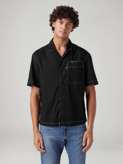 Levi's Men's Solid Relaxed Fit Poplin Shirt