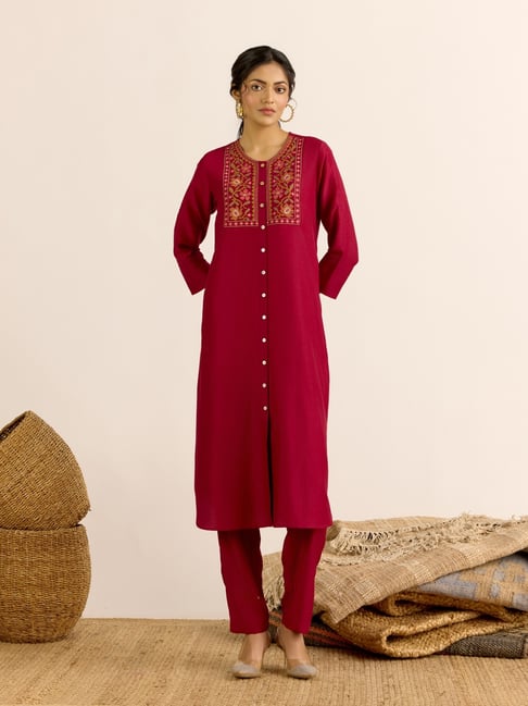 AARKE RITU KUMAR Maroon Embroidered Three-Quarter Sleeves Kurta with Pant-picture-24