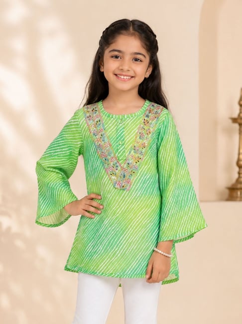 Kiddopanti Green Leaf Regular Fit Embroidered Kurta-picture-24