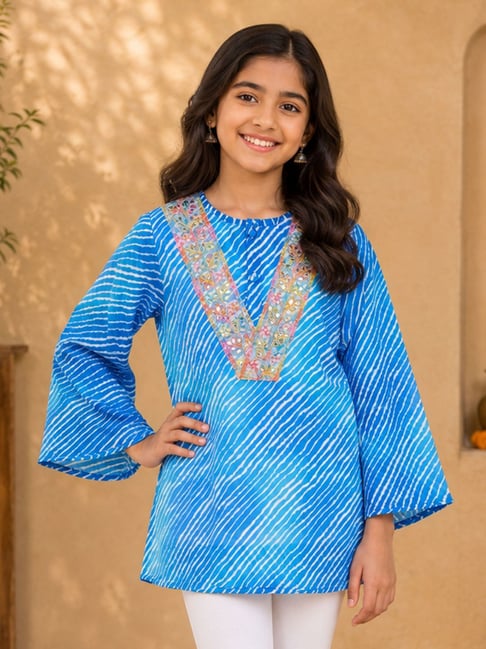 Kiddopanti Ocean Blue Regular Fit Embroidered Kurta-picture-11