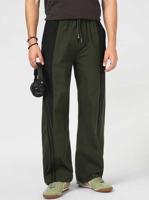Bewakoof Mens Olive Green Color Block Straight Fit Parachute Track Pants-picture-20