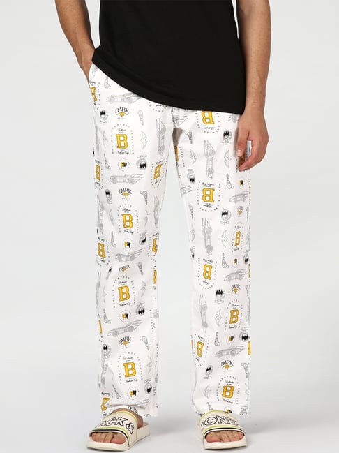 Bewakoof DC Mens White Alyssum Batman All Over Graphic Pyjamas-picture-14