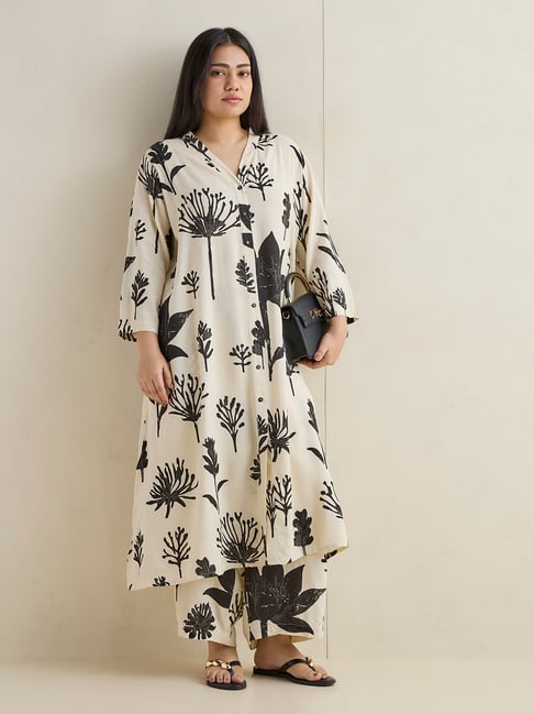 Diza by Westside Off-White Floral Printed A-Line Kurta-picture-36