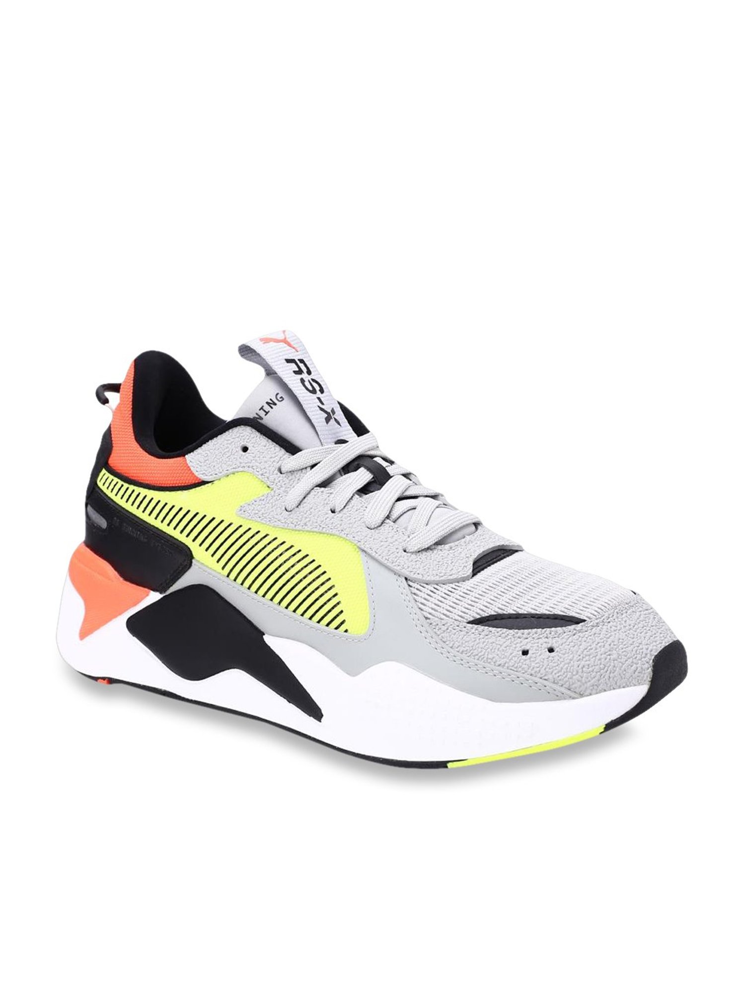 sports shoes tata cliq