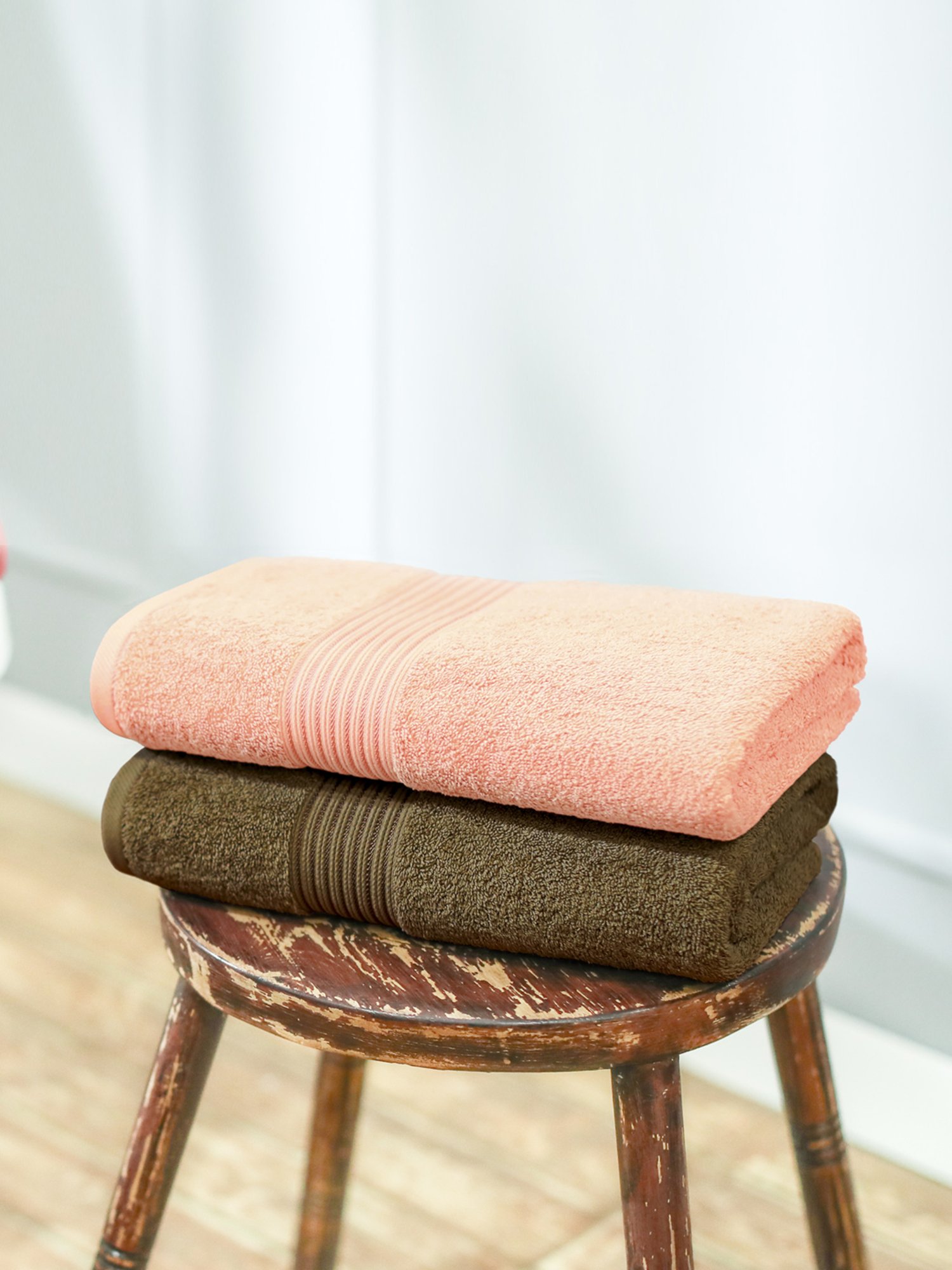pink and brown towels