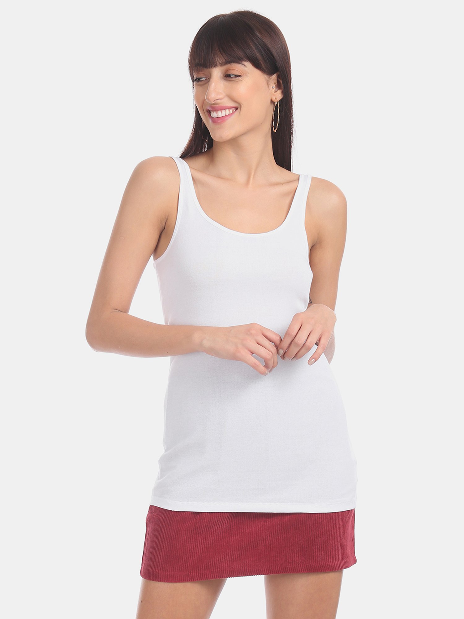 gap white tank top