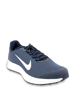 sports shoes for men near me