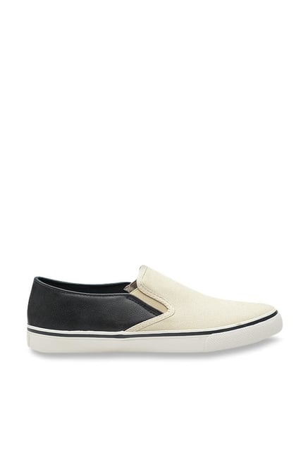 cream plimsolls