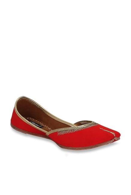 Get Glamr Red Ethnic Juttis