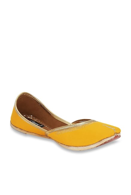 Get Glamr Yellow Ethnic Juttis
