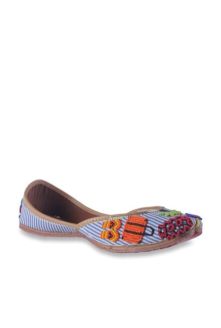 Lishabee by MSC White & Blue Ethnic Juttis