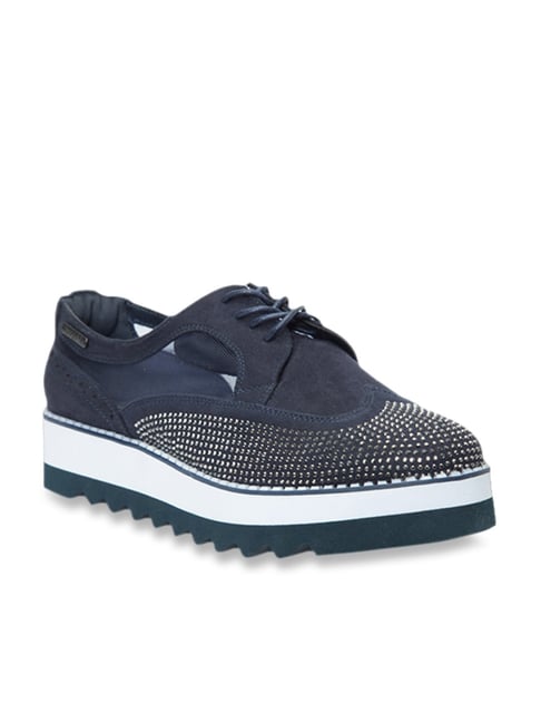 tata cliq sneakers