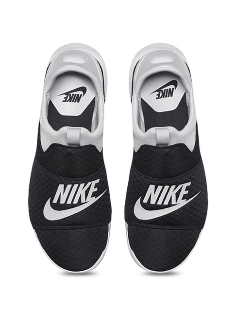 sepatu nike benassi