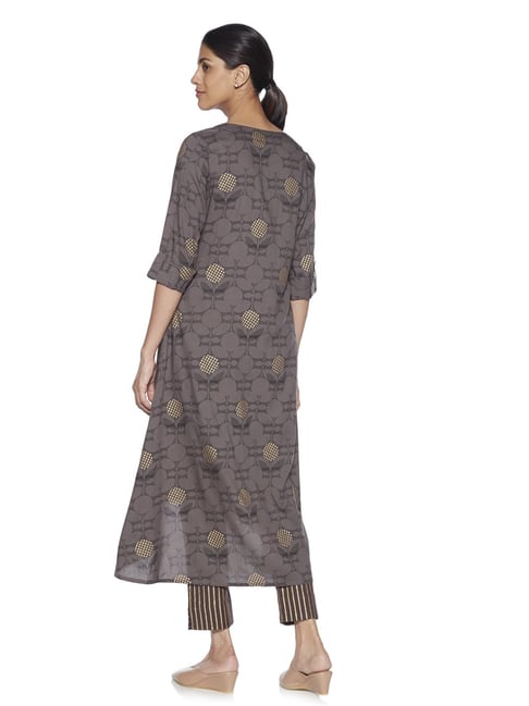 cocktail attire no jacket
