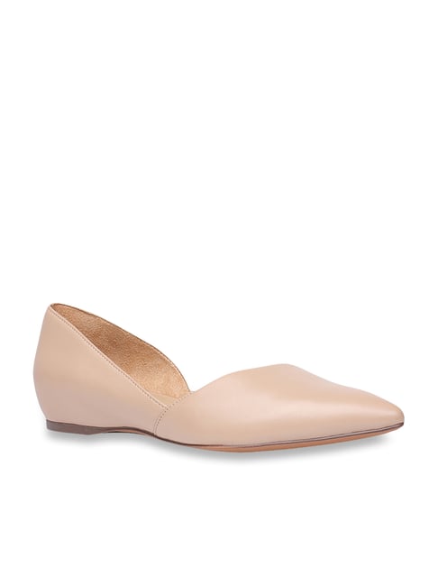 naturalizer beige shoes