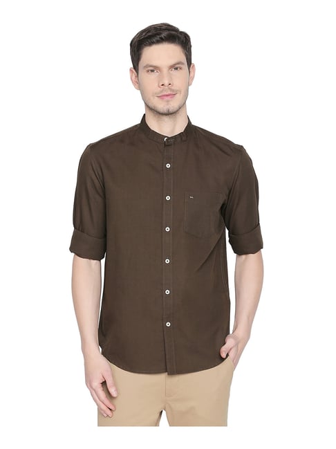 dark brown shirt outfit