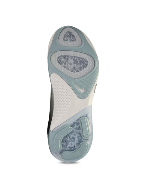 tatacliq nike shoes