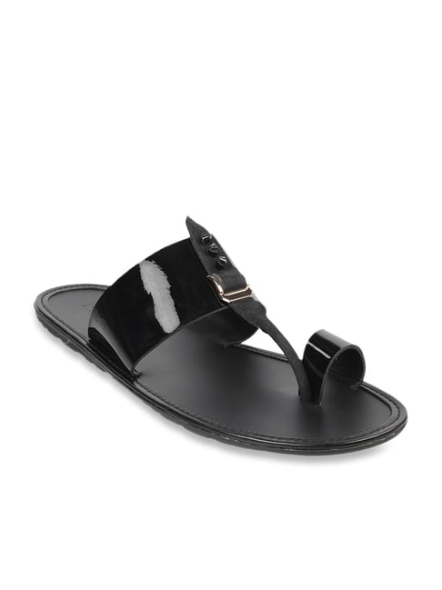 Toe Ring Sandals- Black – Head Over Heels: All In One Boutique