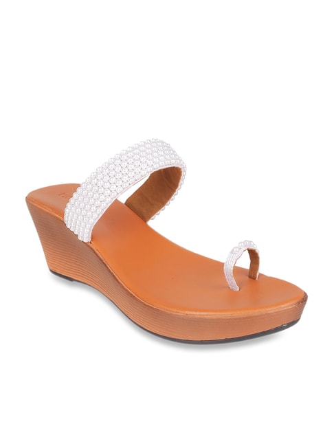 Mochi White Toe Ring Wedges Price in India