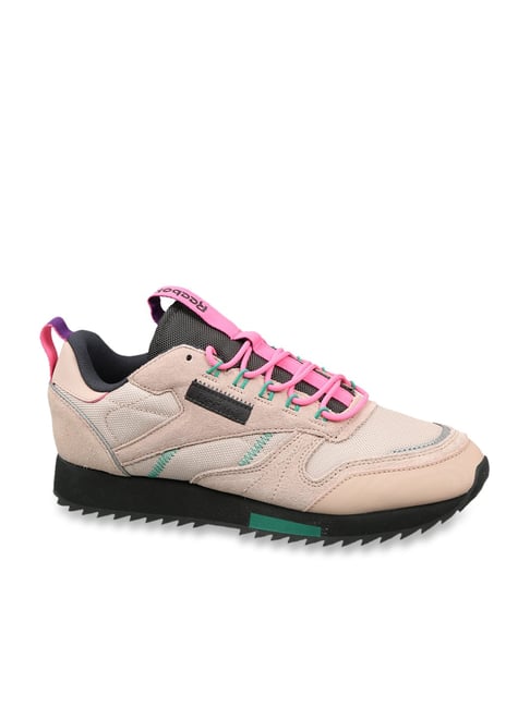 reebok classic trail shoe in pink
