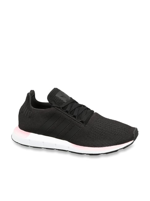 Adidas swift run women hotsell all black