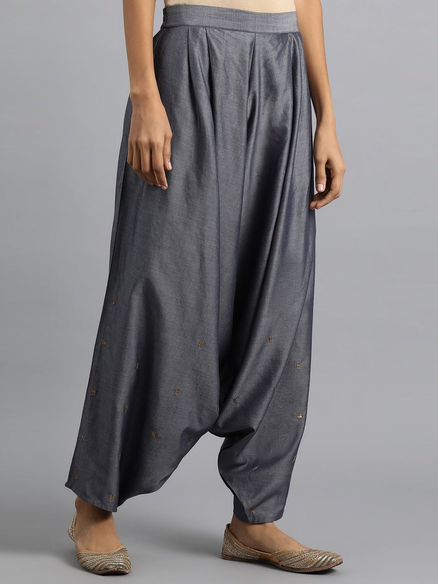 How Have Harem Pants Been in Style with Evolving Fashion Trends? – Bottle&Co