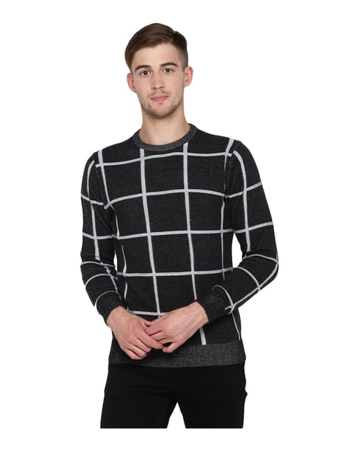 red tape black sweater