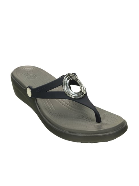 Crocs women's sanrah beveled circle wedge on sale sandal