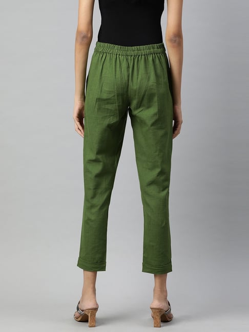 What To Wear With Green Pants For Women [2024]: 70+ Stylish Green Pants  Outfit Ideas To Copy - Girl Shares Tips