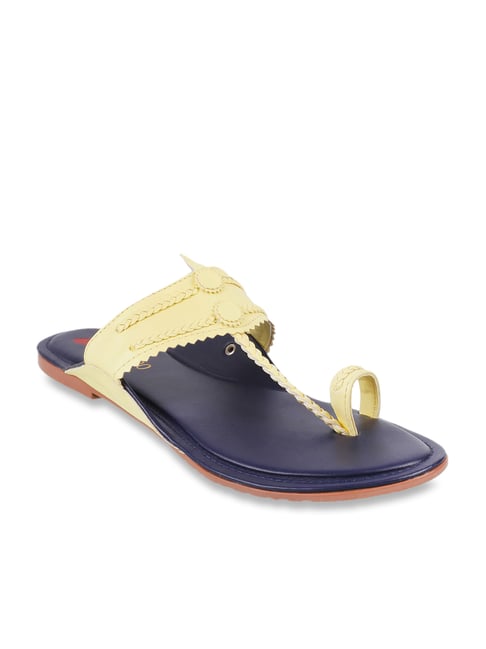 Metro Women's Yellow Toe Ring Sandals Price in India