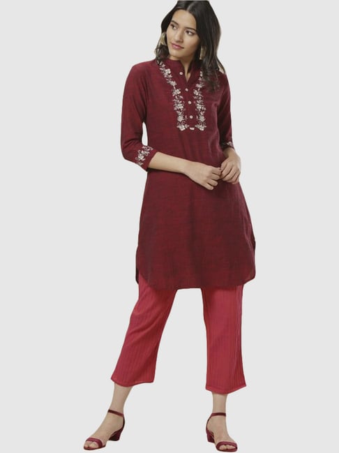 Imara Maroon Cotton Embroidered Straight Kurti